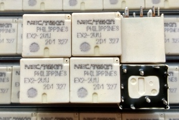 EX2-2U1J 全新 宝马中控门锁继电器 全新 10脚位 150欧姆