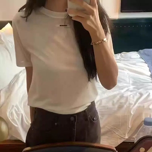 现underson韩国东大门代购2026春季时尚休闲圆领字母小标短袖T恤