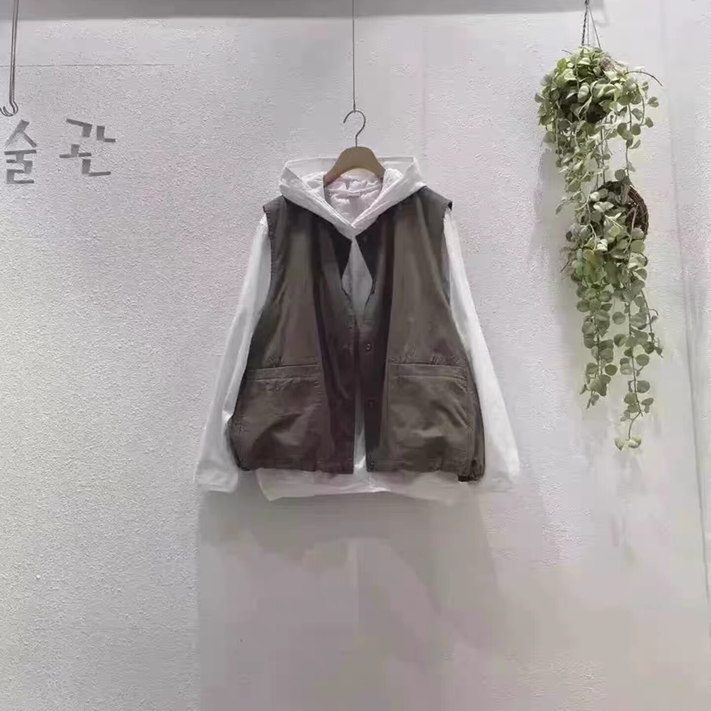 韩国女装圆领暗扣休闲无袖马甲