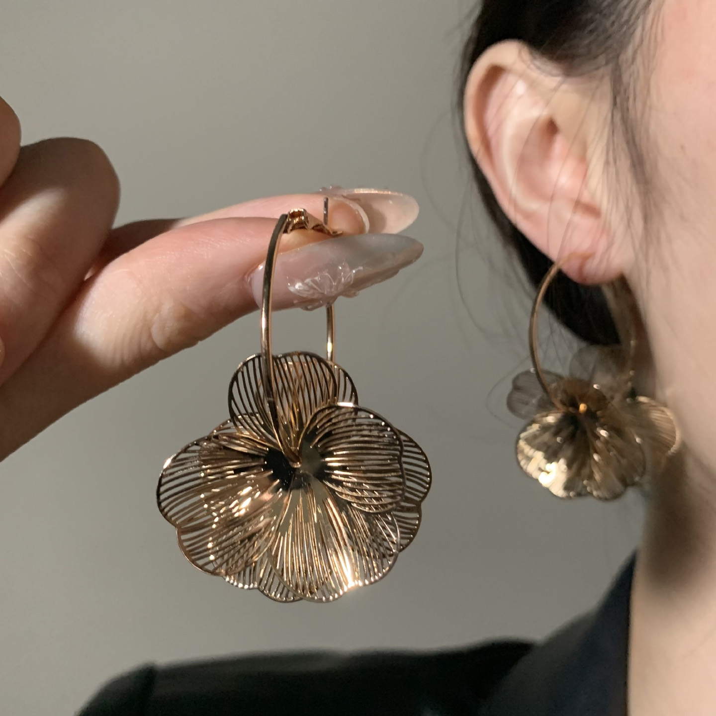 HEY TAO复古镂空金属花朵耳环女轻奢夸张个性耳钉新娘宴会耳饰品