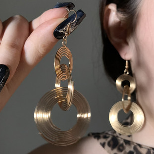 HEY TAO港风复古金色圆圈耳环女款个性耳钉高级感夸张耳饰显脸小