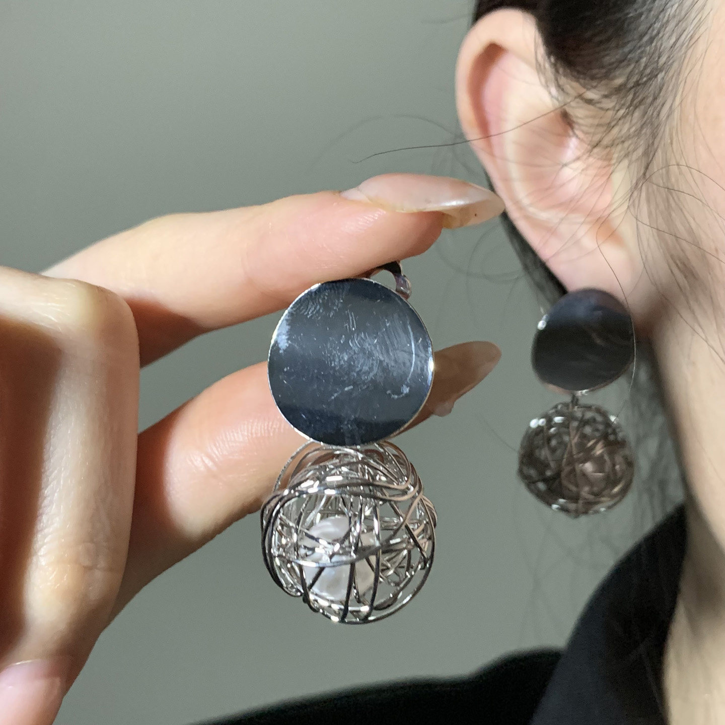 HEY TAO银色镂空金属编织珍珠耳环女款冷淡风个性耳钉高级感耳饰