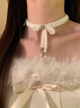 HEY TAO冬日雪花蝴蝶结毛绒choker项链女甜美气质颈链配饰毛衣链