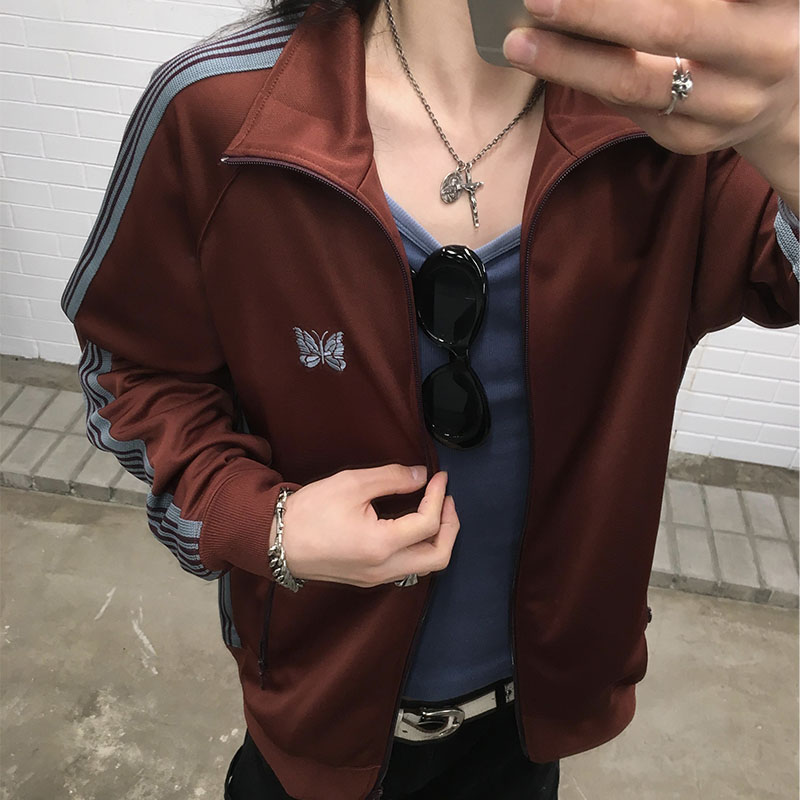 老夫子 Needles 浅棕色蝴蝶刺绣拉链外套男女休闲运动风条纹 夹克图片