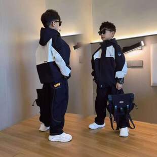 女童外套春秋款2026新款女孩春季冲锋衣中大通儿童时髦夹克上衣潮