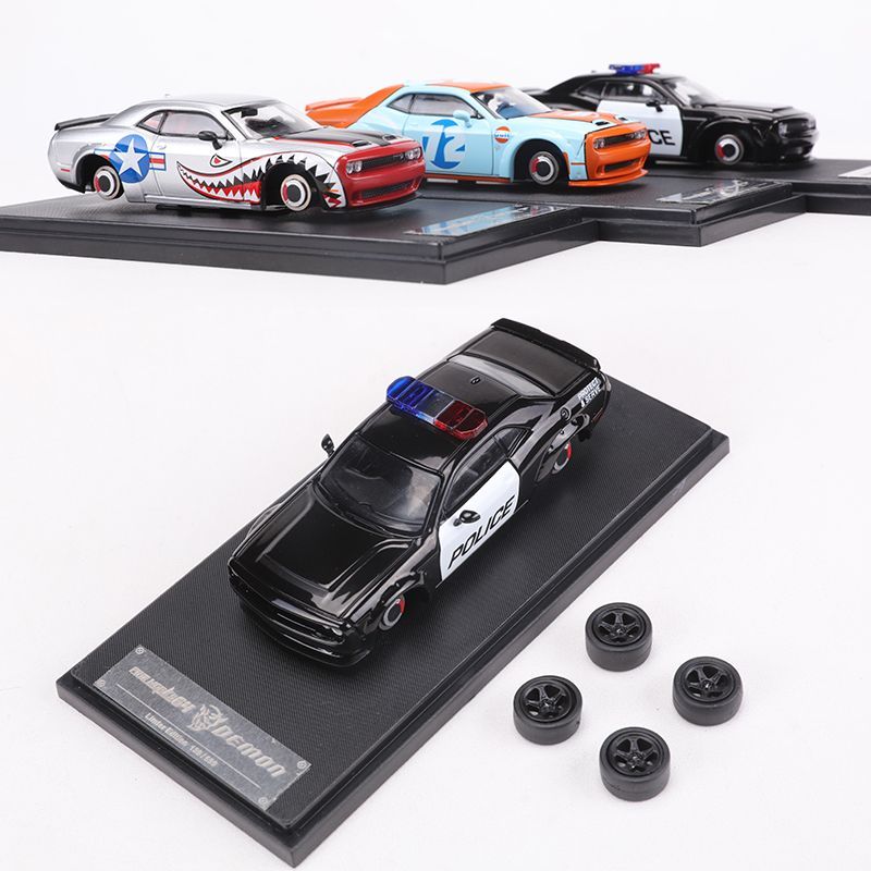 Fine Works FW 1:64道奇SRT地狱猫海湾/警车涂装仿真合金汽车模型