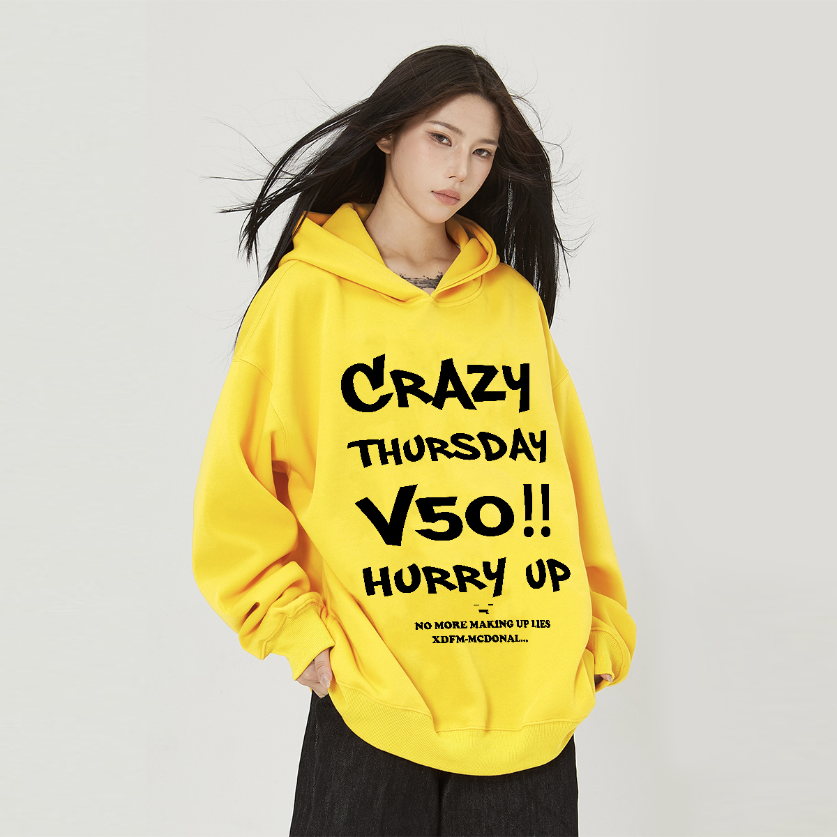 XDFM疯狂星期四宽松连帽卫衣