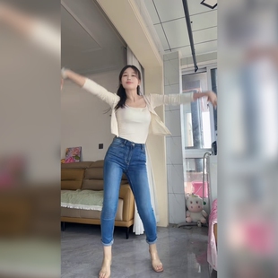 自然牛仔裤铅笔裤女款常规修身显瘦春秋款日常休闲百搭款