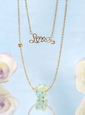 花飞镜法式LOVE琉璃花瓣叠戴项链