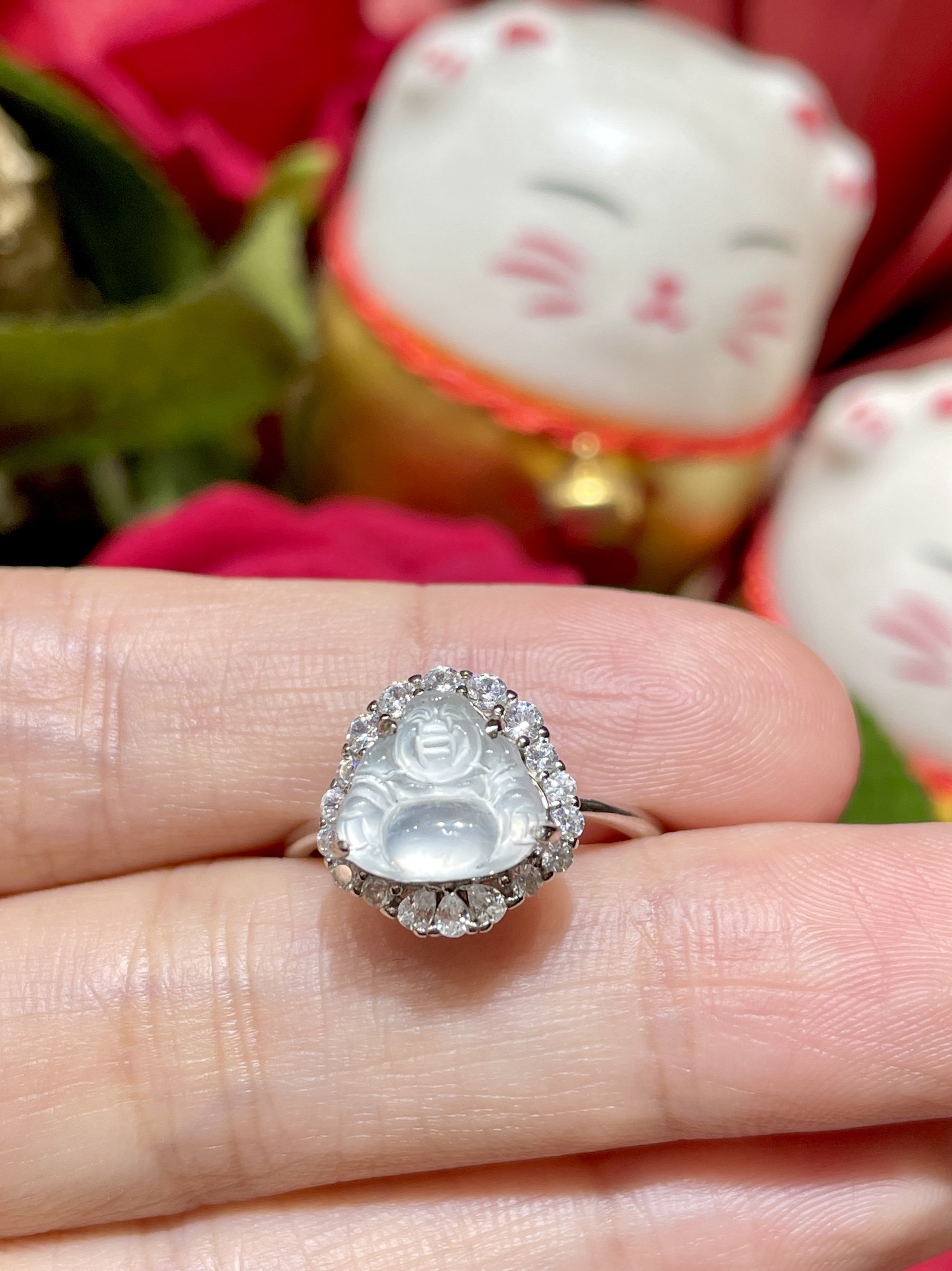 缅甸翡翠A货正品玻璃种起荧光坐佛戒指 S925银镶嵌搭配锆石时尚款
