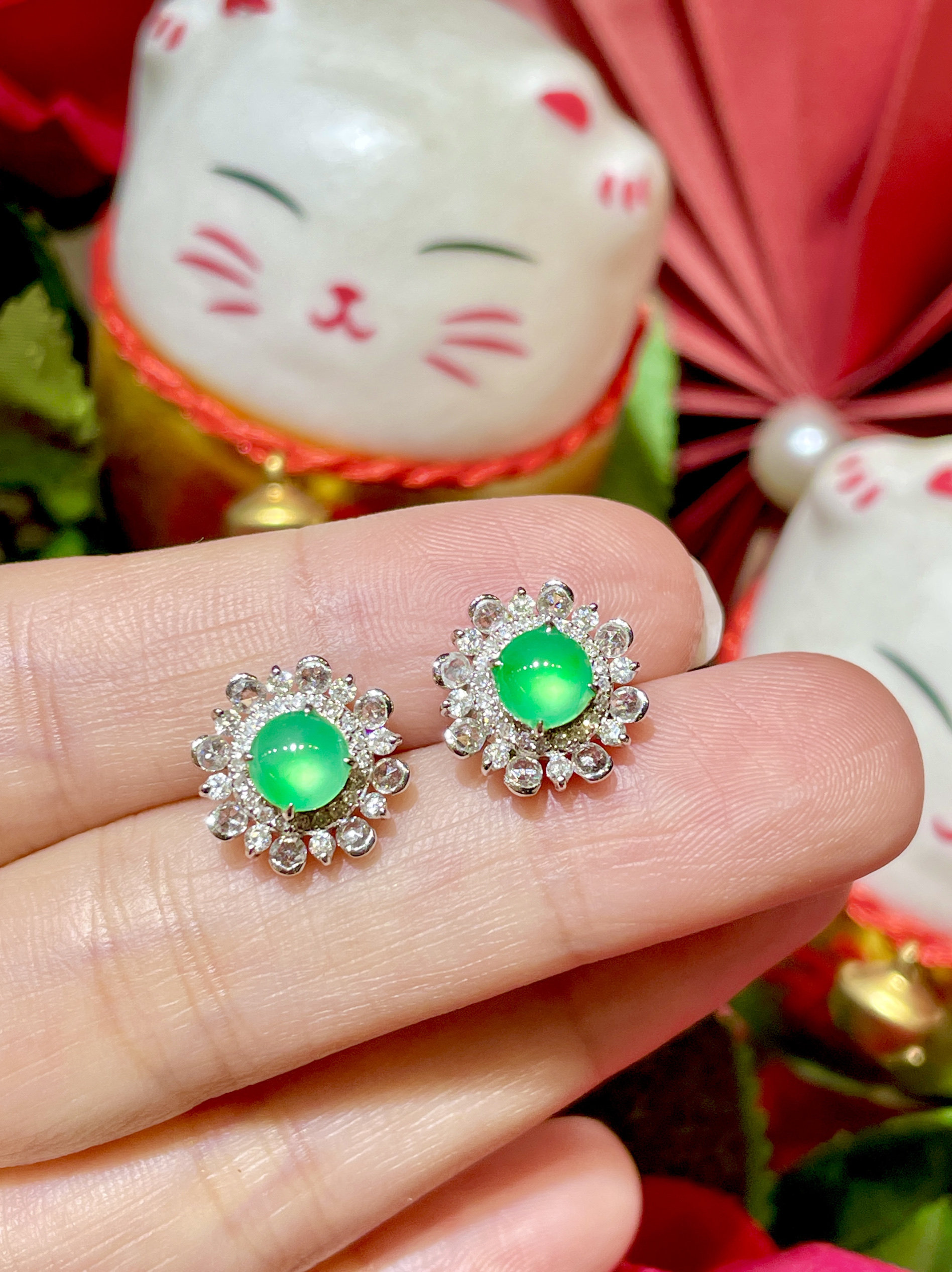 缅甸翡翠A货正品 满色起荧光蛋面耳钉 镶嵌18K金搭配钻石时尚百搭