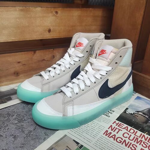 Nike/耐克 开拓者Blazer Mid'77 大童中帮耐磨休闲板鞋DO2699-200