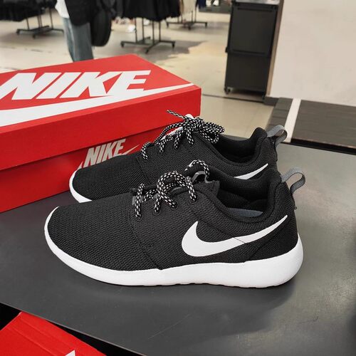Nike/耐克 Roshe one Tanjun 女子低帮轻便休闲鞋844994-101-002