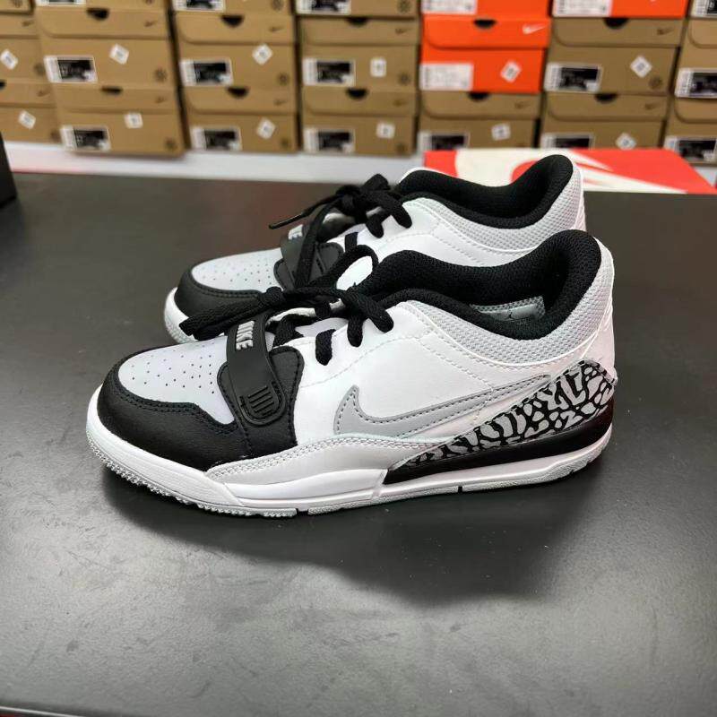 耐克童鞋2022夏款JORDAN青少年低帮透气篮球运动鞋CD9055-105