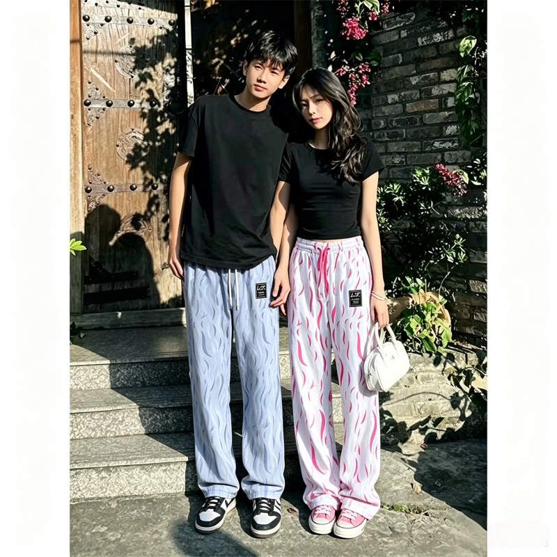 高街个性火焰印花直筒裤男生透气面料街头风日常穿搭潮流运动卫裤