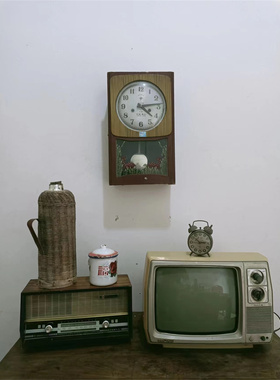 怀旧老式收音机黑白电视机复古老物件闹钟挂钟桌面装饰摆件道具