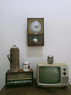 怀旧老式收音机黑白电视机复古老物件闹钟挂钟桌面装饰摆件道具