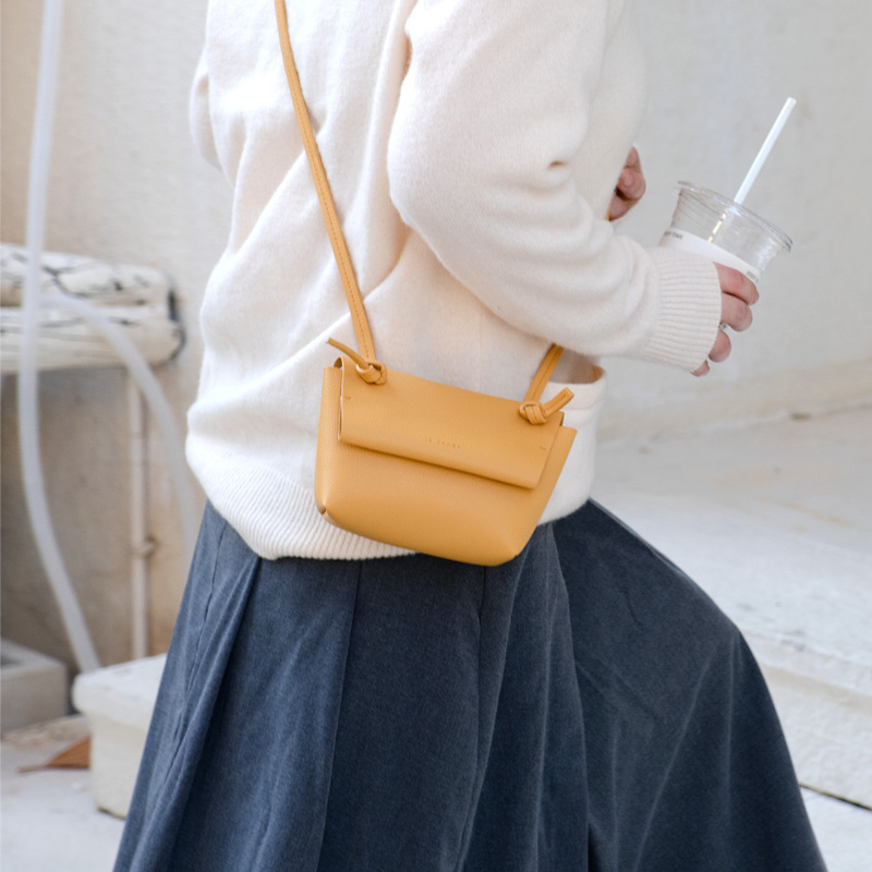 韩国新款小众设计小方包单肩斜挎手提百搭时尚通勤包休闲出行女包