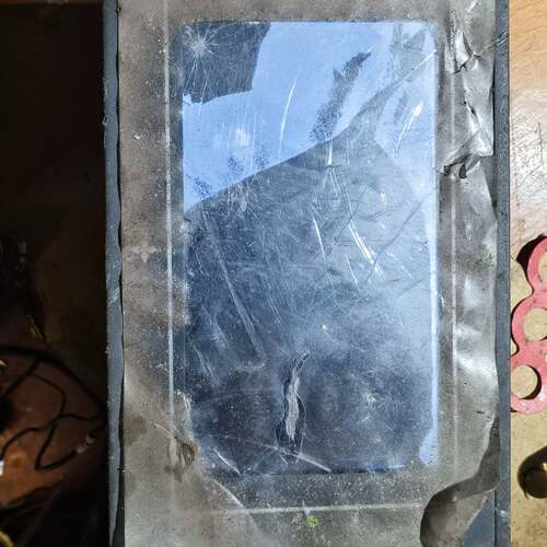 可维修两个中达优控一体触摸屏，型号MC-20MR-6MT-430A议价