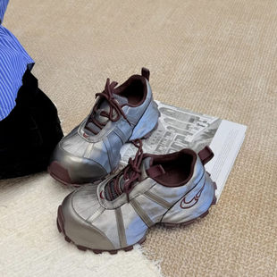 丑萌风 女银色百搭增高休闲运动鞋 韩版 ins风加绒厚底老爹鞋