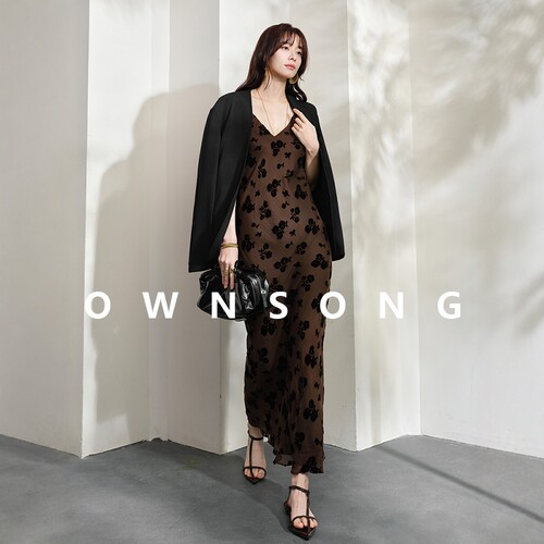 OWNSONG轻奢真丝 复古法式丝绒吊带连衣裙女收腰显瘦烧花赫本裙