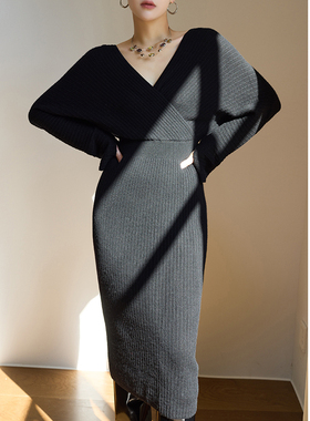 OWNSONG 气质优雅坑条纹羊绒长袖套头打底包臀收腰中长连衣裙秋冬