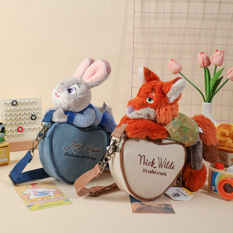 跨境迪士尼正版疯狂动物城朱迪尼克毛绒玩偶趴肩包玩偶马鞍斜挎包