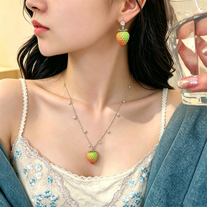 渐变珍珠草莓吊坠首饰套装甜美少女风时尚耳环项链轻奢高级感饰品