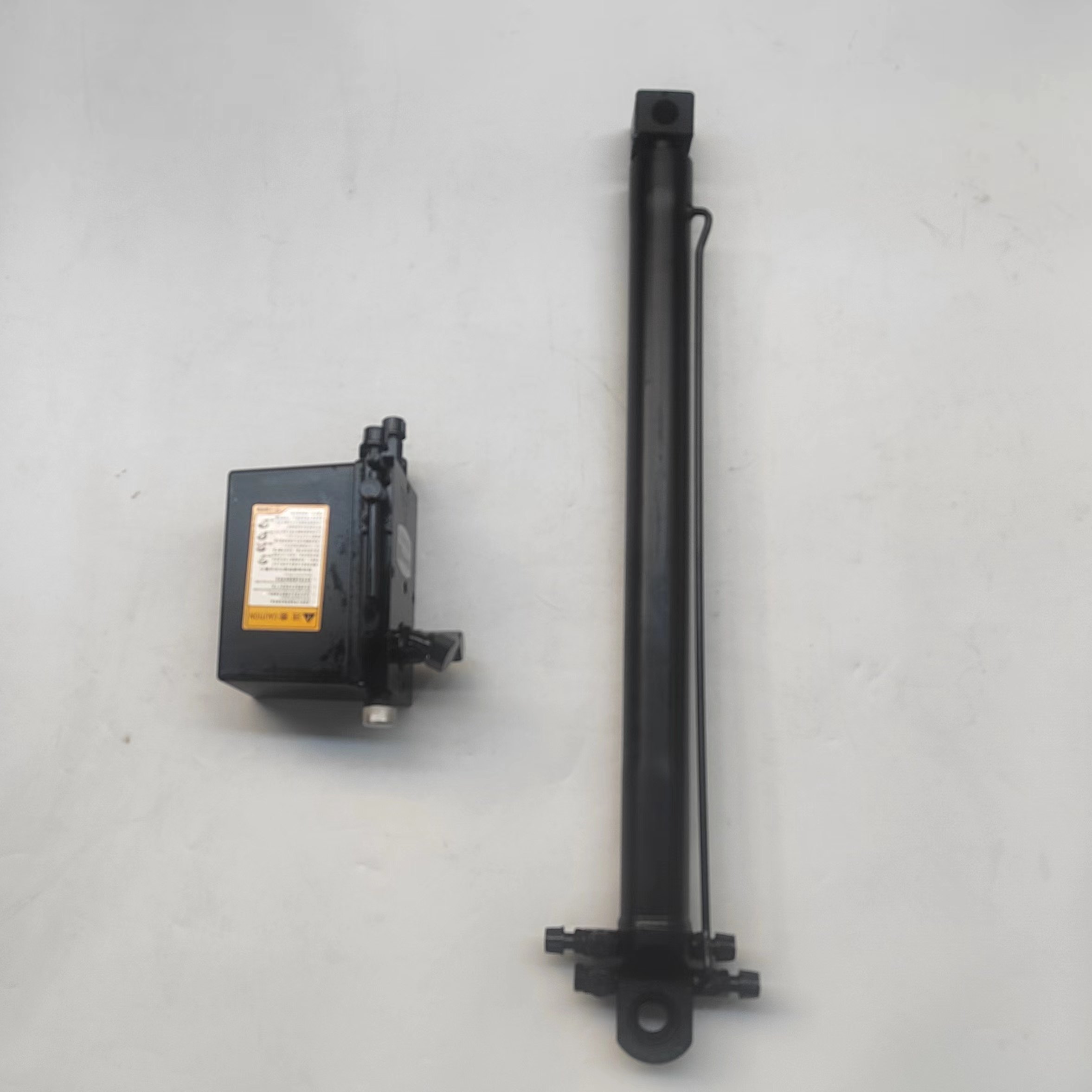 天龙驾驶室举升油泵液压油缸电机