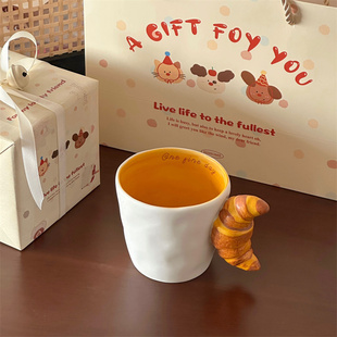 送女生新年礼物创意甜甜圈牛角包手柄可爱卡通陶瓷马克杯伴手礼物