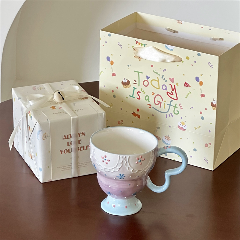 好甜美的精致杯杯！ins手绘浮雕釉下彩手绘花花创意高脚咖啡水杯