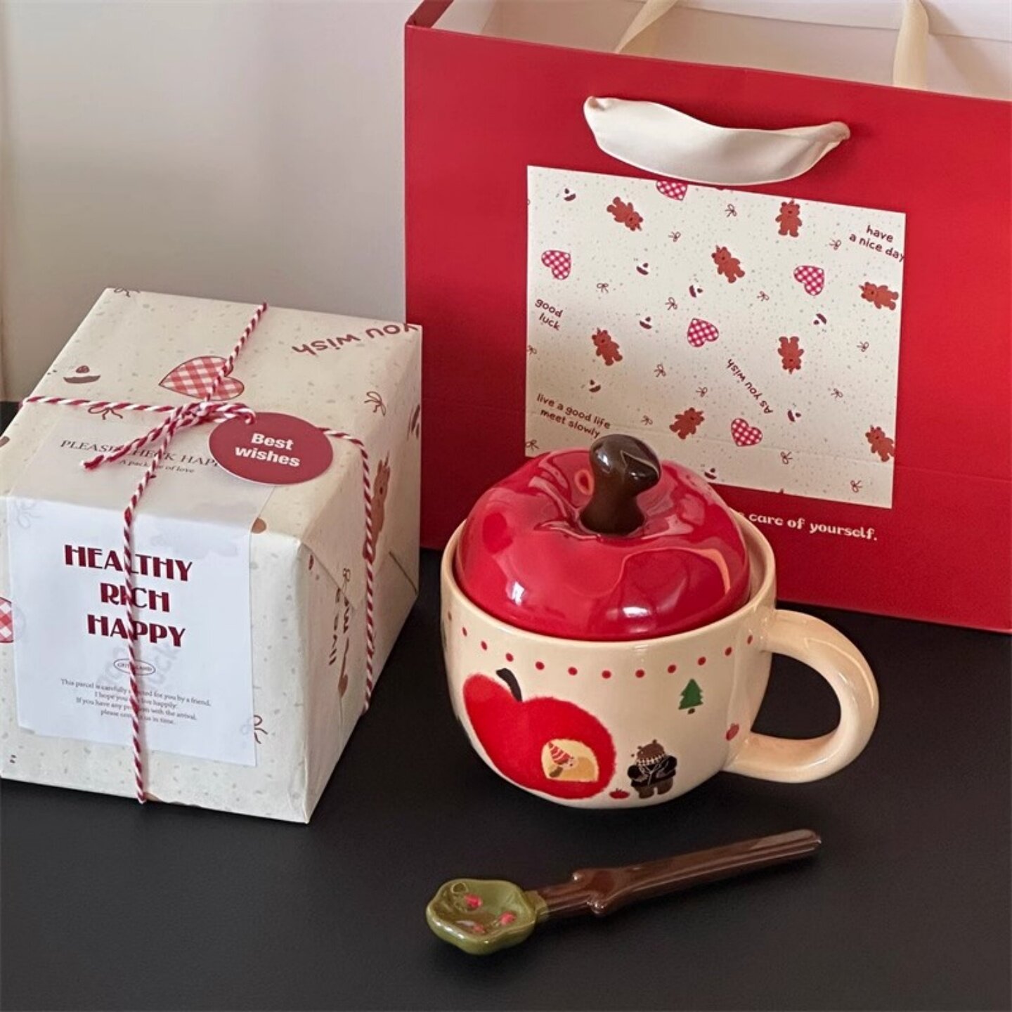 手工包装新年礼物礼盒超可爱大苹果陶瓷水杯治愈系插画带盖勺杯子