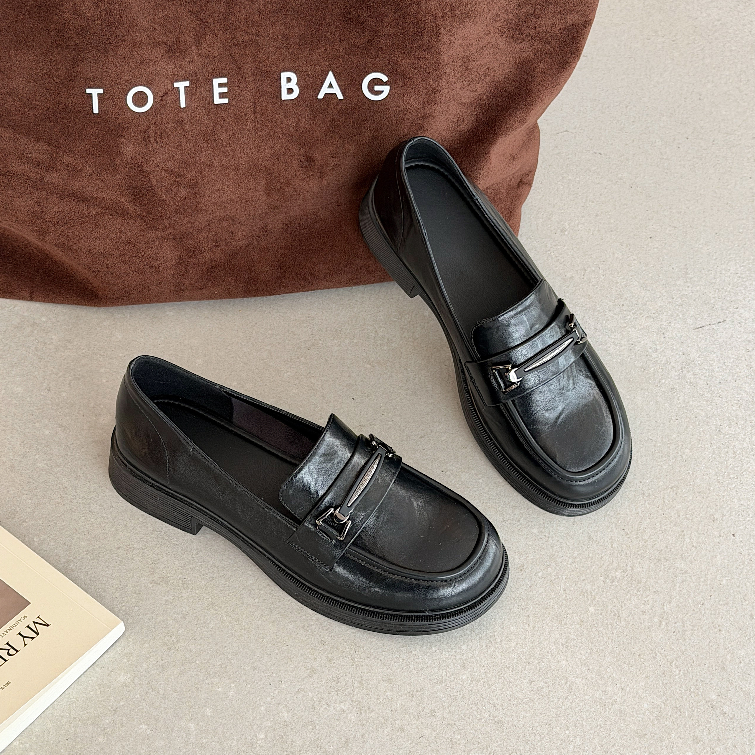 厚底软底乐福鞋女英伦风2025秋冬女款黑色单鞋一脚蹬不累脚小皮鞋