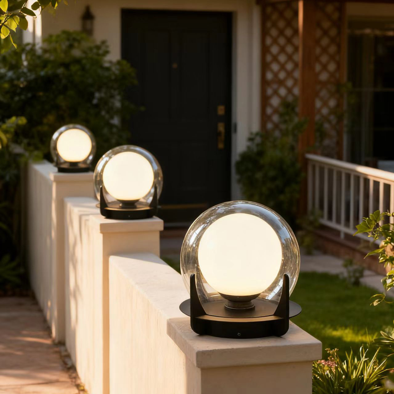 不锈钢太阳能户外月球柱头灯