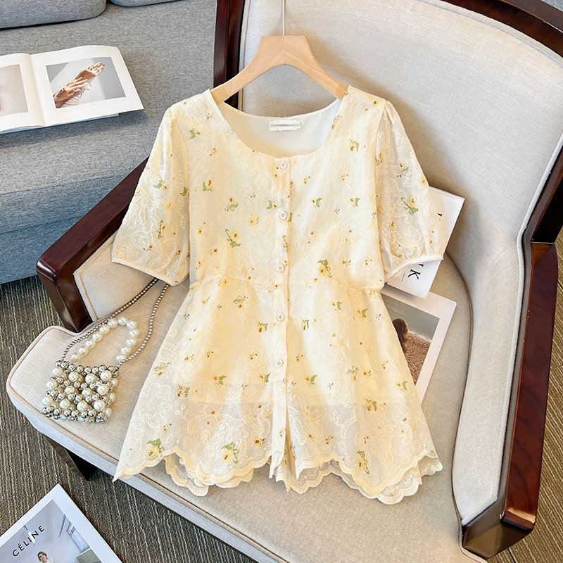 伊自尚2023年新款女装大码胖mm夏季法式方领碎花设计感短袖蕾丝衫