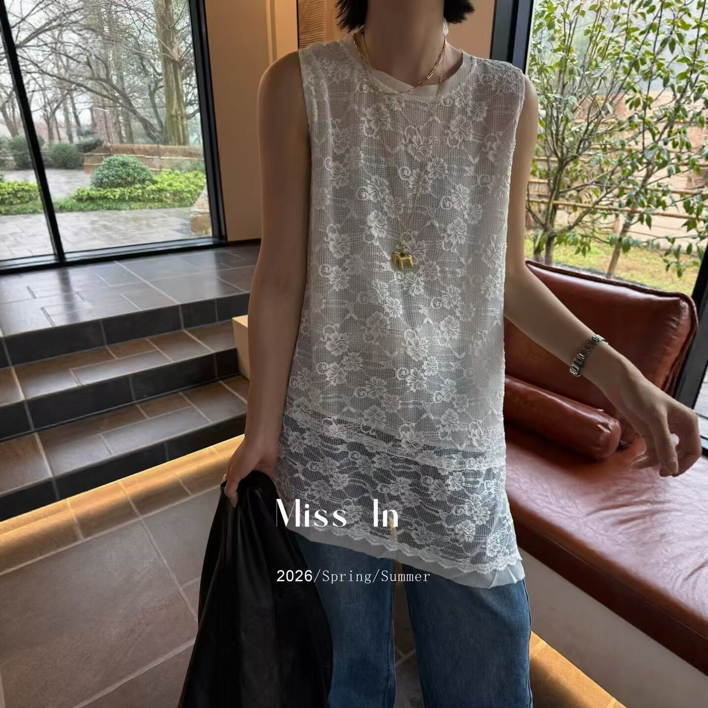 蕾丝拼接无袖不规则打底背心女