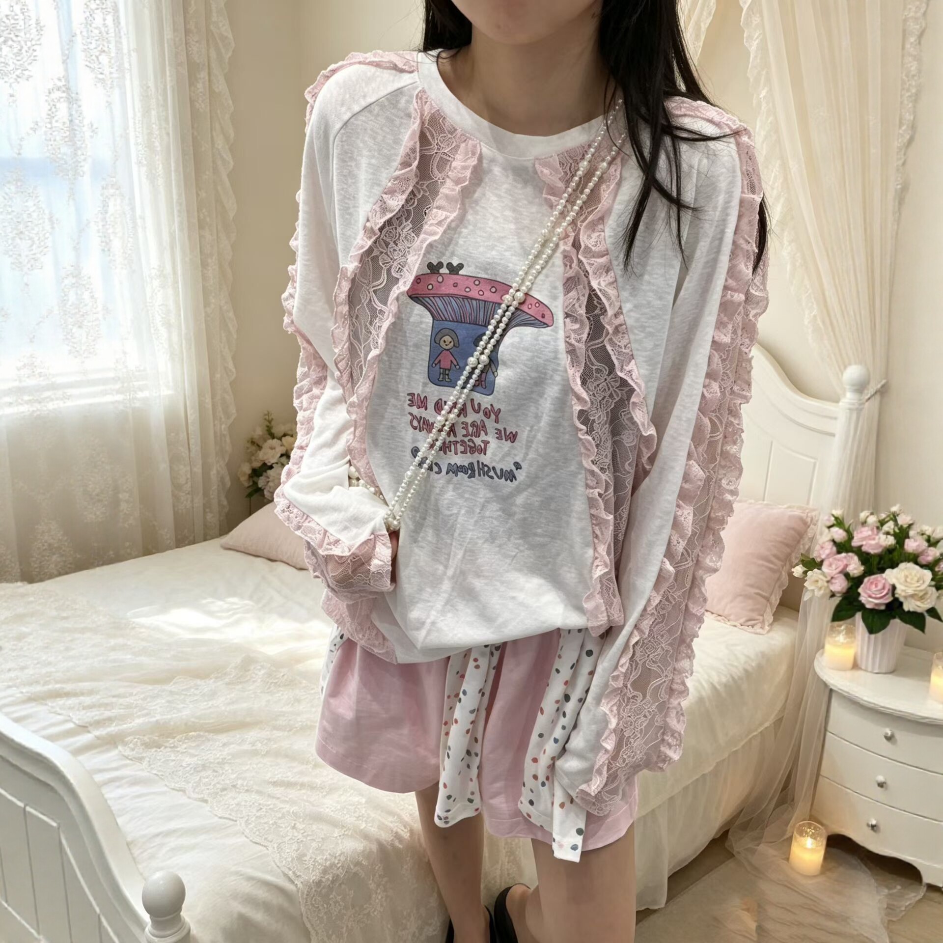 蕾丝拼接卡通印花长袖T恤女上衣