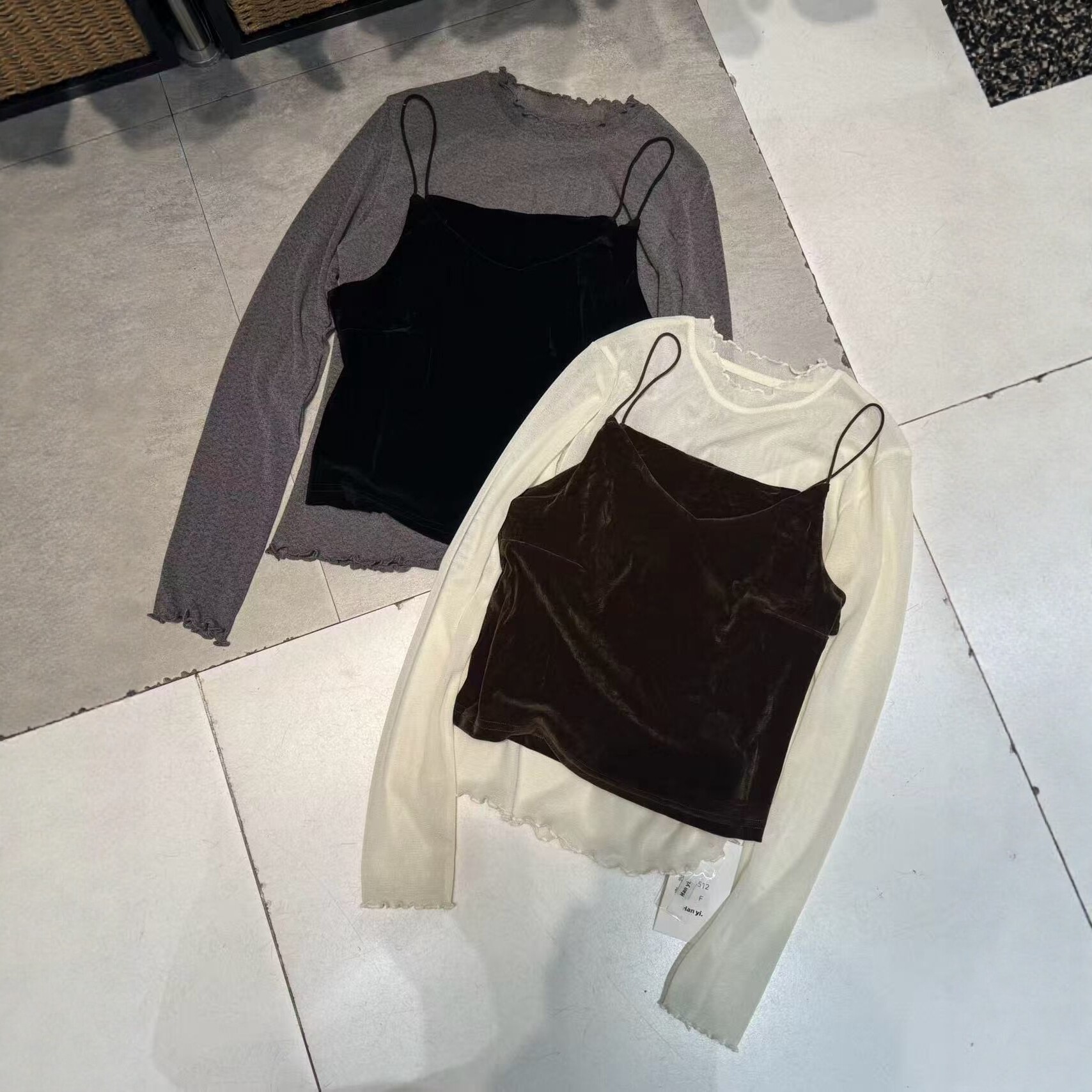 木耳边领网纱T恤丝绒吊带两件套