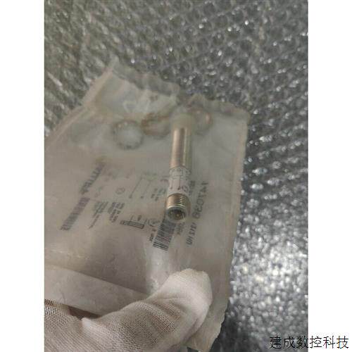 议价全新原装巴鲁夫 BOS00W2 BLS 12M-XX-1RD-S4-L 现货 包装袋破