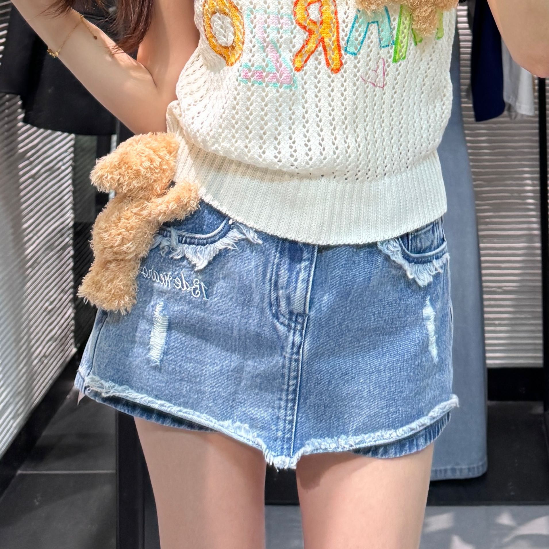 【抱腰玩偶小熊】夏季女士牛仔裤