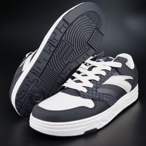 安踏街顽板鞋王一博同款秋冬新款耐磨防滑情侣休闲鞋112318051