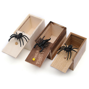 NEW Funny Scare Box Wooden Prank Spider Hidden in Case