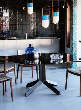 PoltronaFrau异形餐桌Simple small-sized dining table上海