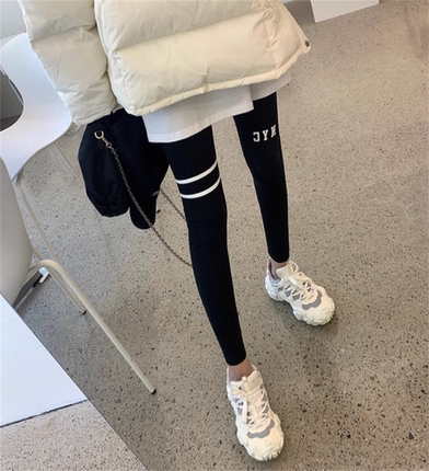 纯棉外穿打底裤女秋冬显瘦加绒加厚款紧身字母黑色运动小脚裤子潮