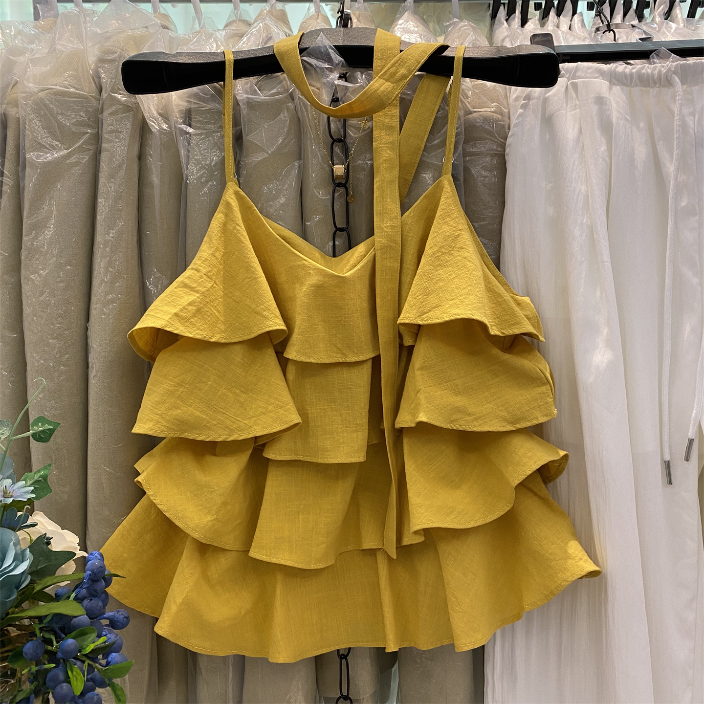 甜美减龄荷叶边飘带背心吊带上衣