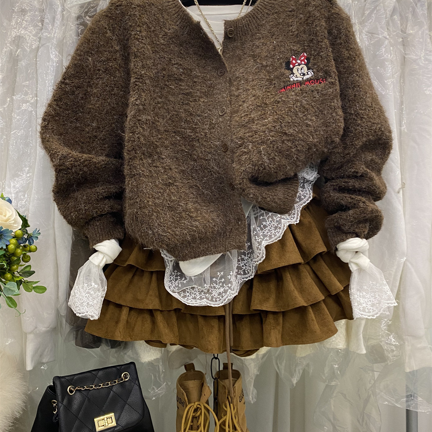 卡通刺绣圆领单排扣针织开衫毛衣