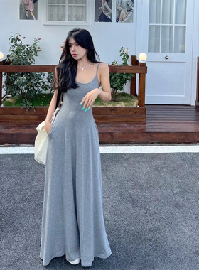 带胸垫吊带连衣裙女装收腰显瘦气质性感露背外穿灰色高级感长裙子
