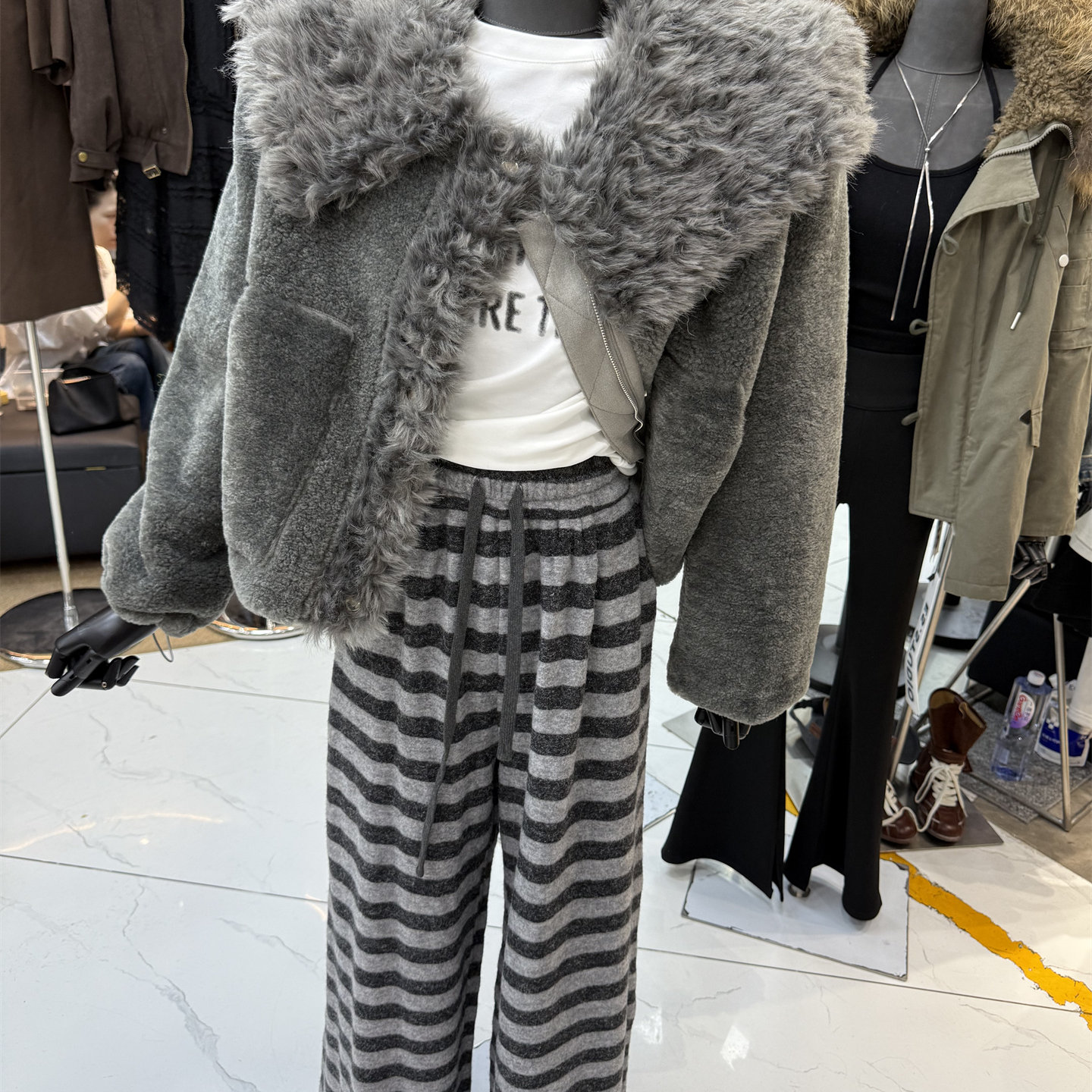 特价慵懒风宽松显瘦条纹阔腿裤松弛感直筒加绒长裤子搭大翻领,女装/女士精品,休闲裤,淘宝优惠券,粉丝福利购,淘宝优惠卷