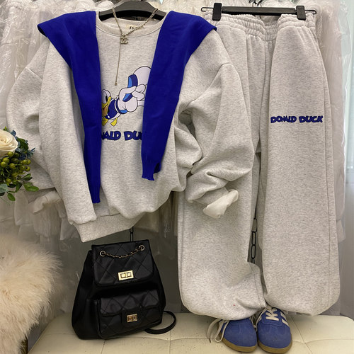 卡通加绒卫衣哈伦裤套装配披肩女