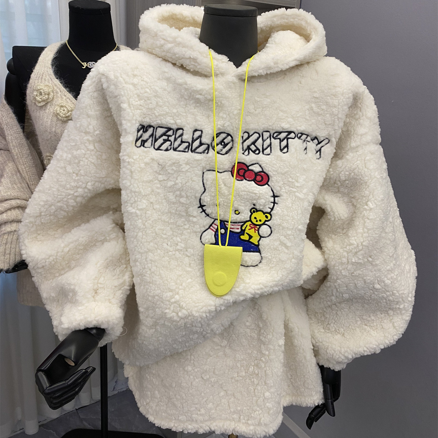 韩系新款甜美可爱卡通刺绣羊羔毛连帽抽绳卫衣短裙小个子两件套女,女装/女士精品,时尚套装,淘宝优惠券,粉丝福利购,淘宝优惠卷